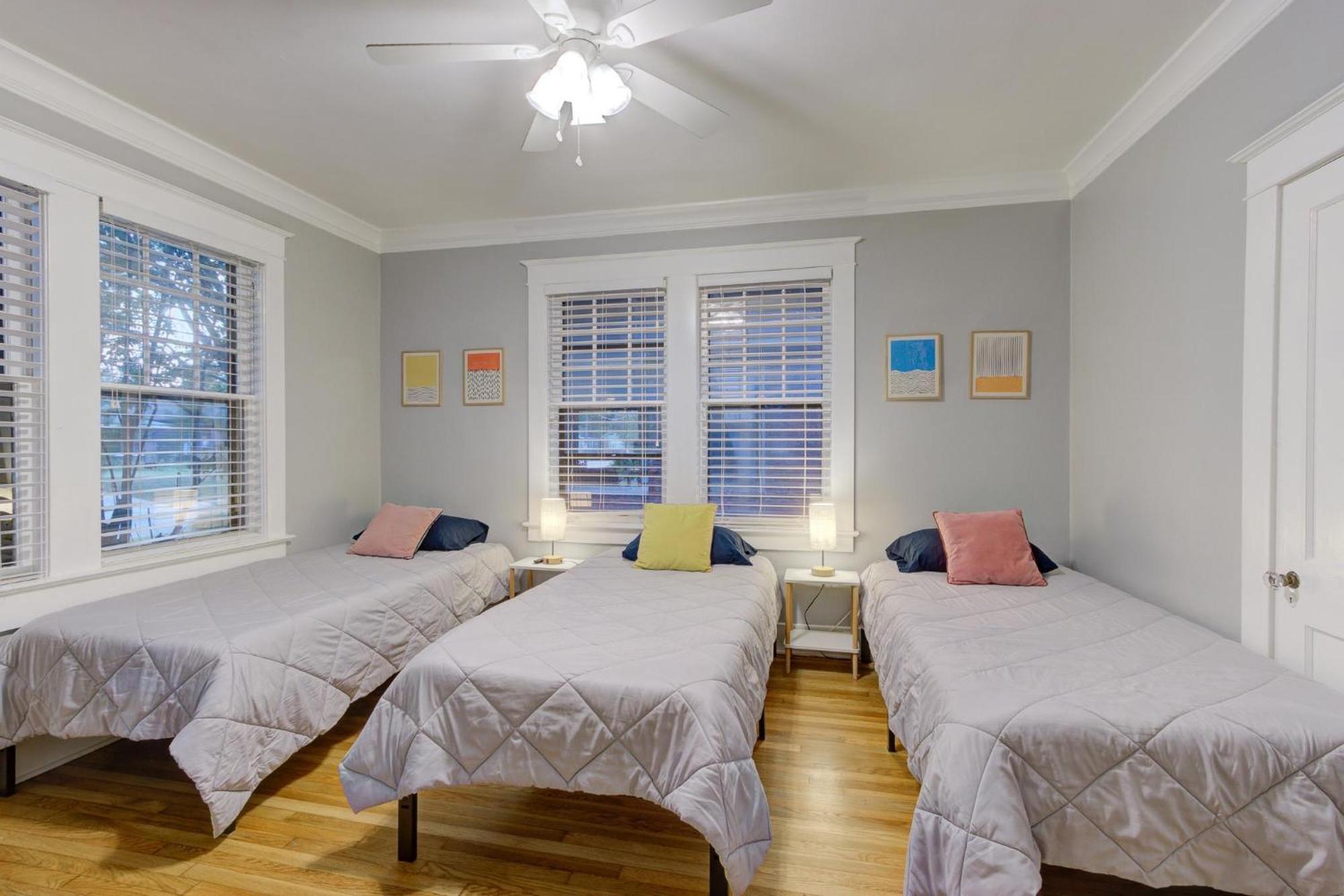 Spacious Bungalow With 6 Beds, Games, And Fire Pit - Close To Beale Street, Bbq, Graceland, & Liberty Bowl Мемфис Екстериор снимка